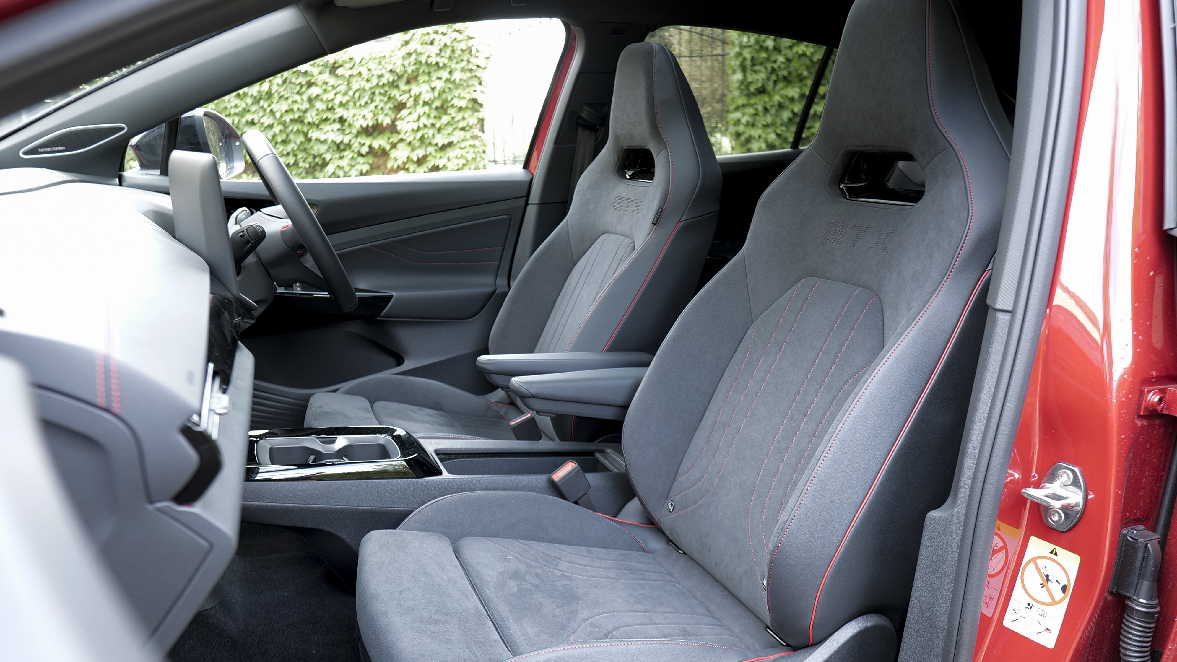 VOLKSWAGEN ID.5 COUPE 210kW Match Pro 79kWh 5dr Auto